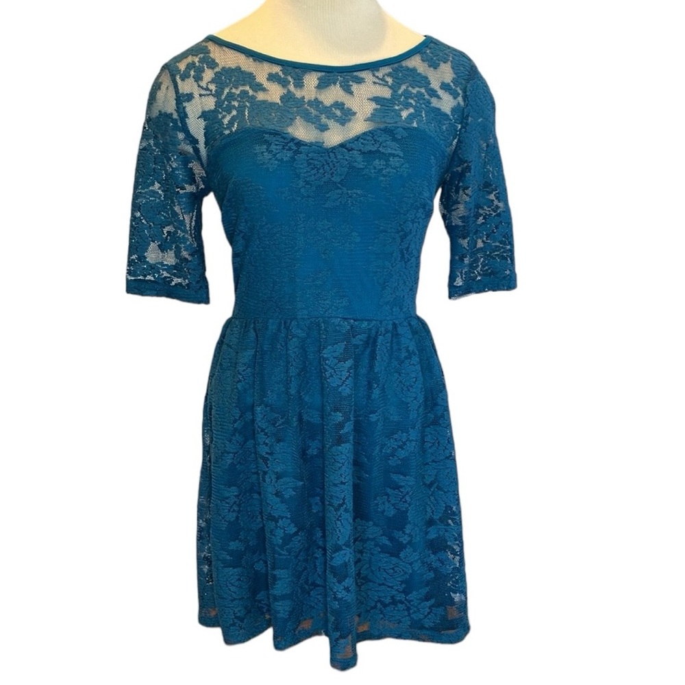 Gorgeous lace dress teal blue juniors size 3